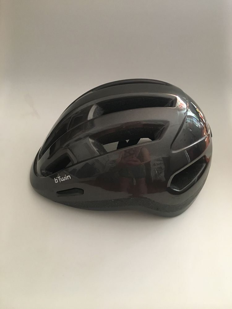 Capacete B’Twin ventilado com luz traseira para adulto