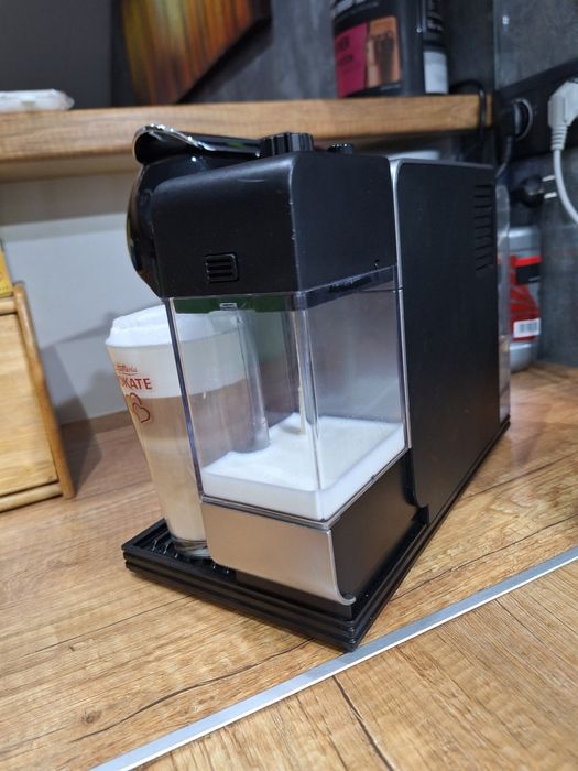 Ekspres nespresso delonghi kapsułkowy EN520S