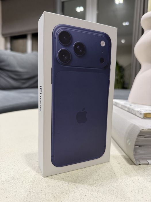 iPhone 17 pro max 512 deep blue