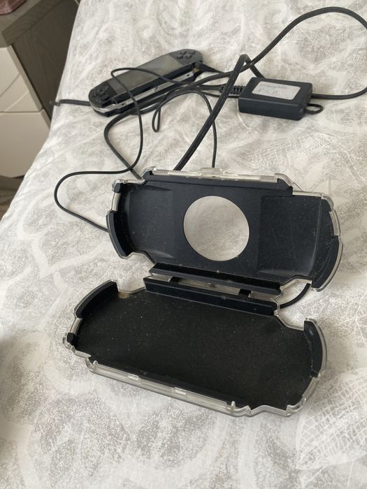 PSP usada em super bom estado com caixa