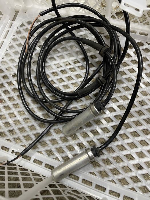 Датчик ABS передній MB Sprinter 96-06 DELPHI SS20210