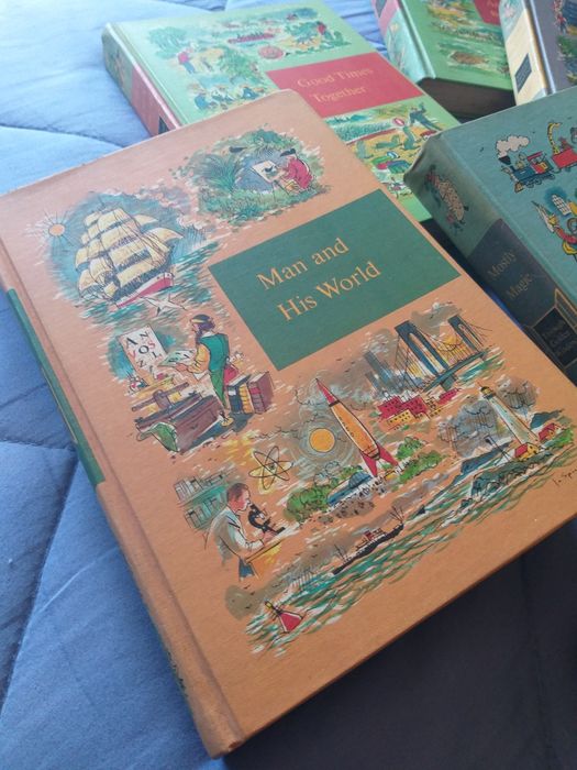 Coleção completa dos livros "Trough Golden Windows" RARO