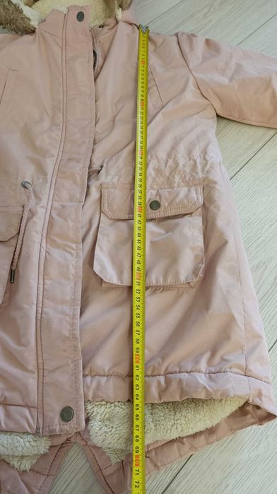 Зимова куртка на дівчинку