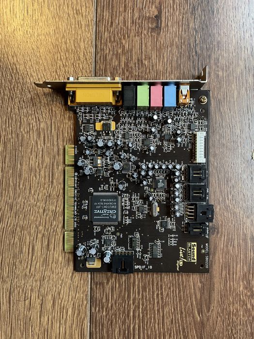 Placas gráficas / Placas de som / Placas de rede (PCI / AGP / ISA)