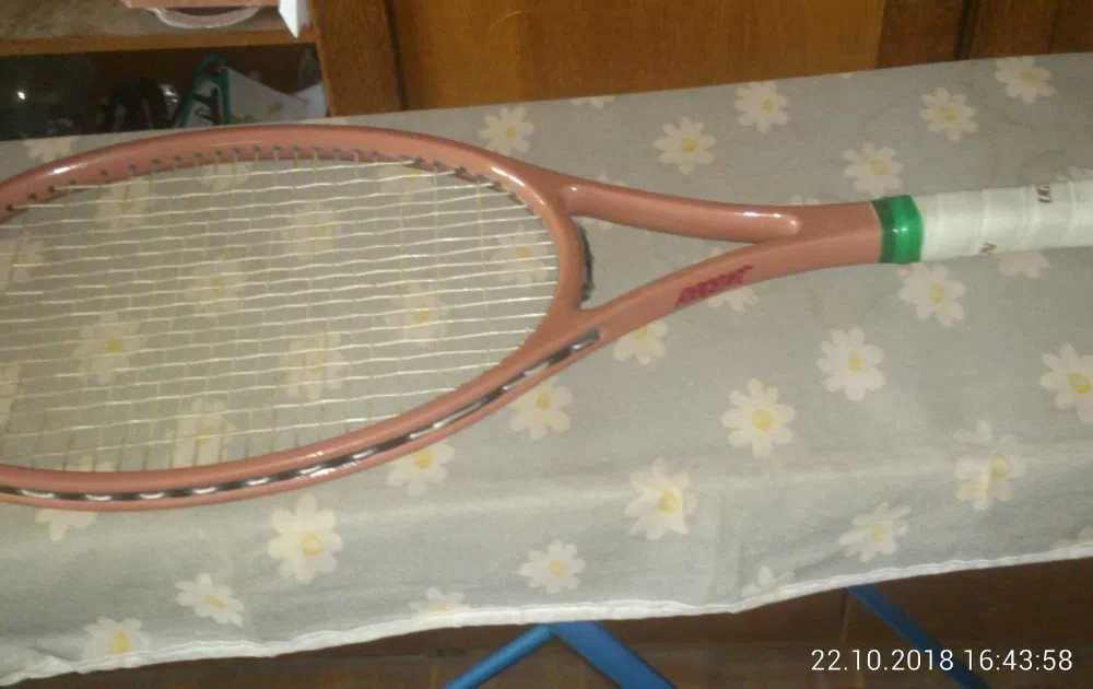 ракетка для большого тениса