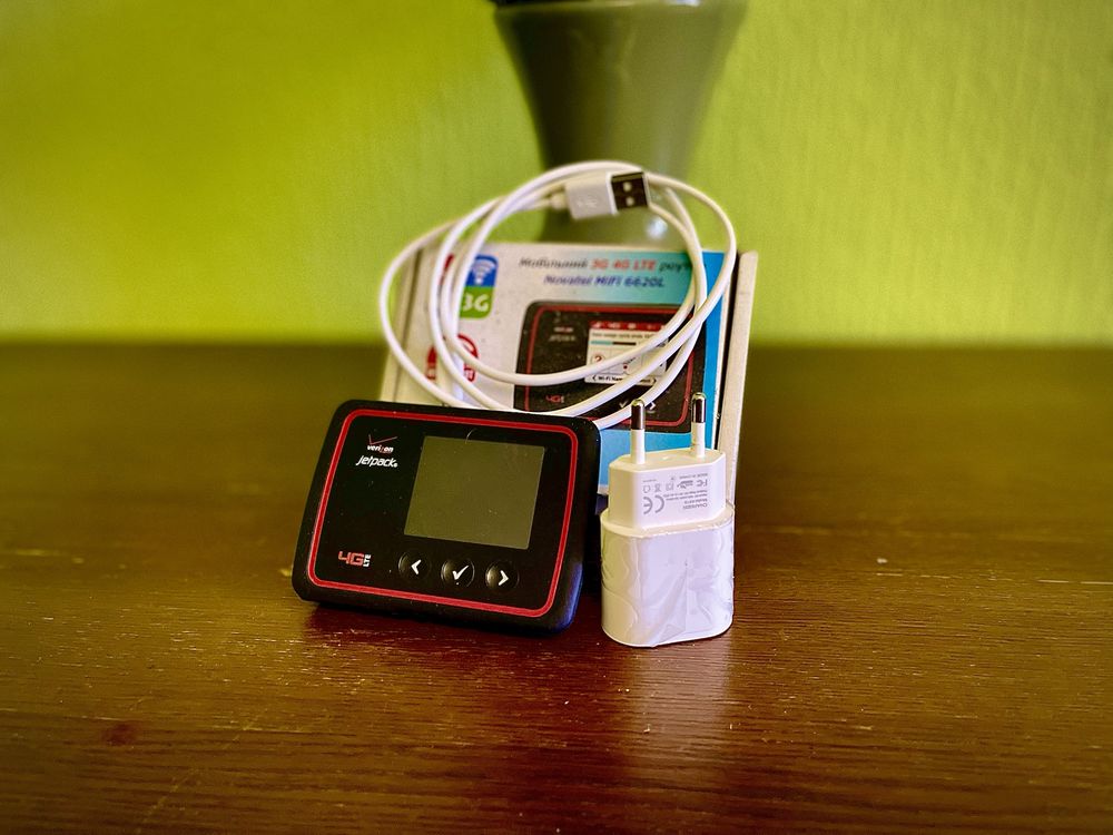 Продам Wi-Fi роутер Novatel MiFi 6620L + антена