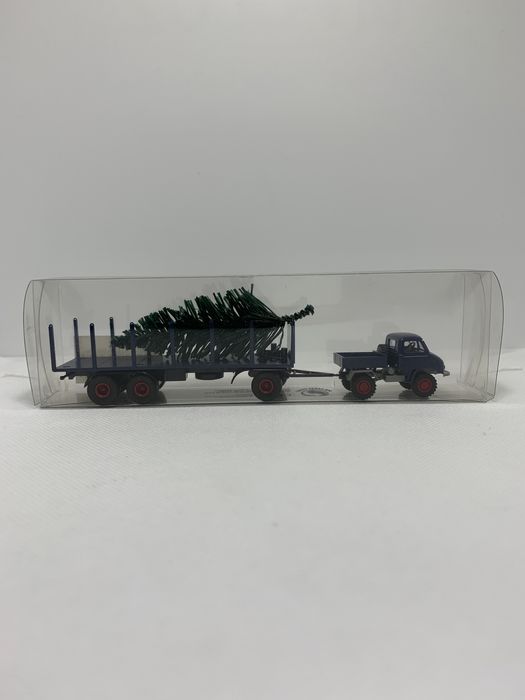 Miniatura Unimag com reboque e arvore Brekina escala H0 1/87