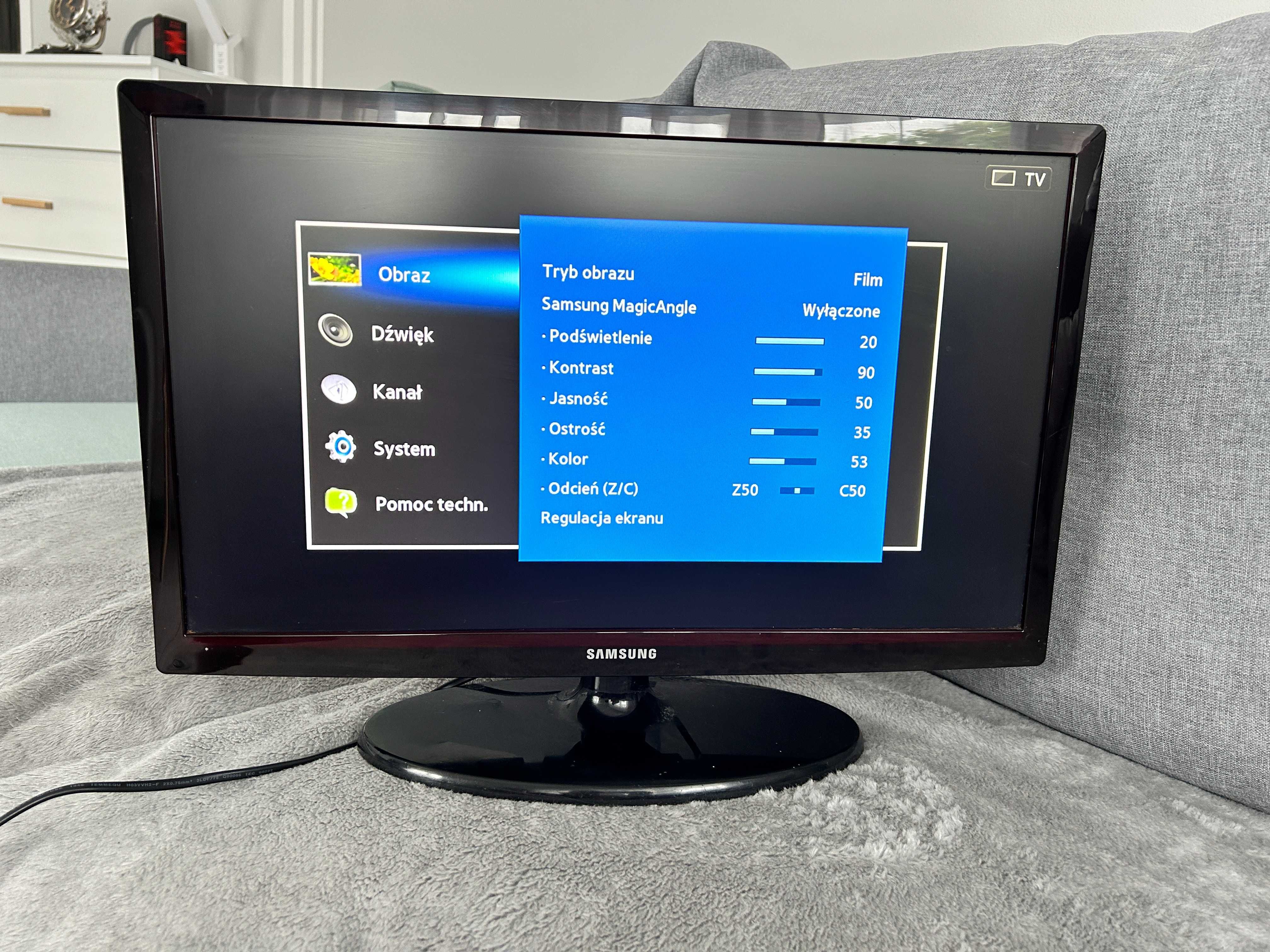 Samsung UE22ES5000W + oryginalny pilot