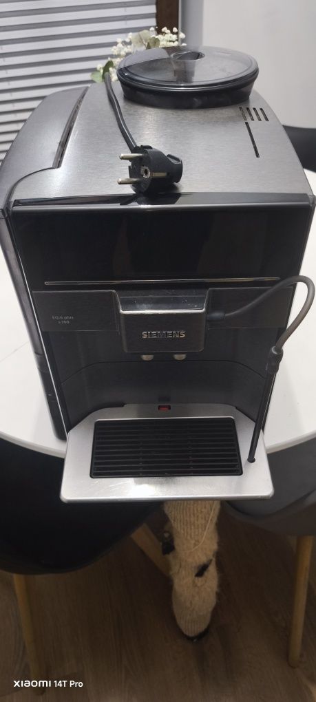 Ekspres Siemens EQ6 plus s700