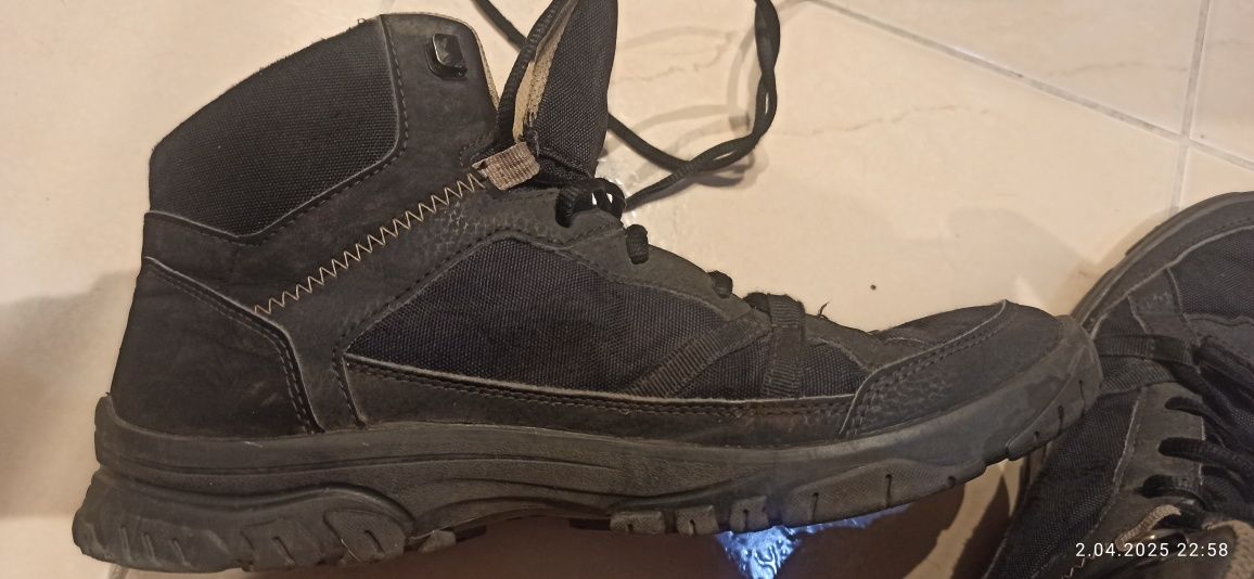Buty trekkingowe Queuchua męskie roz. 43
