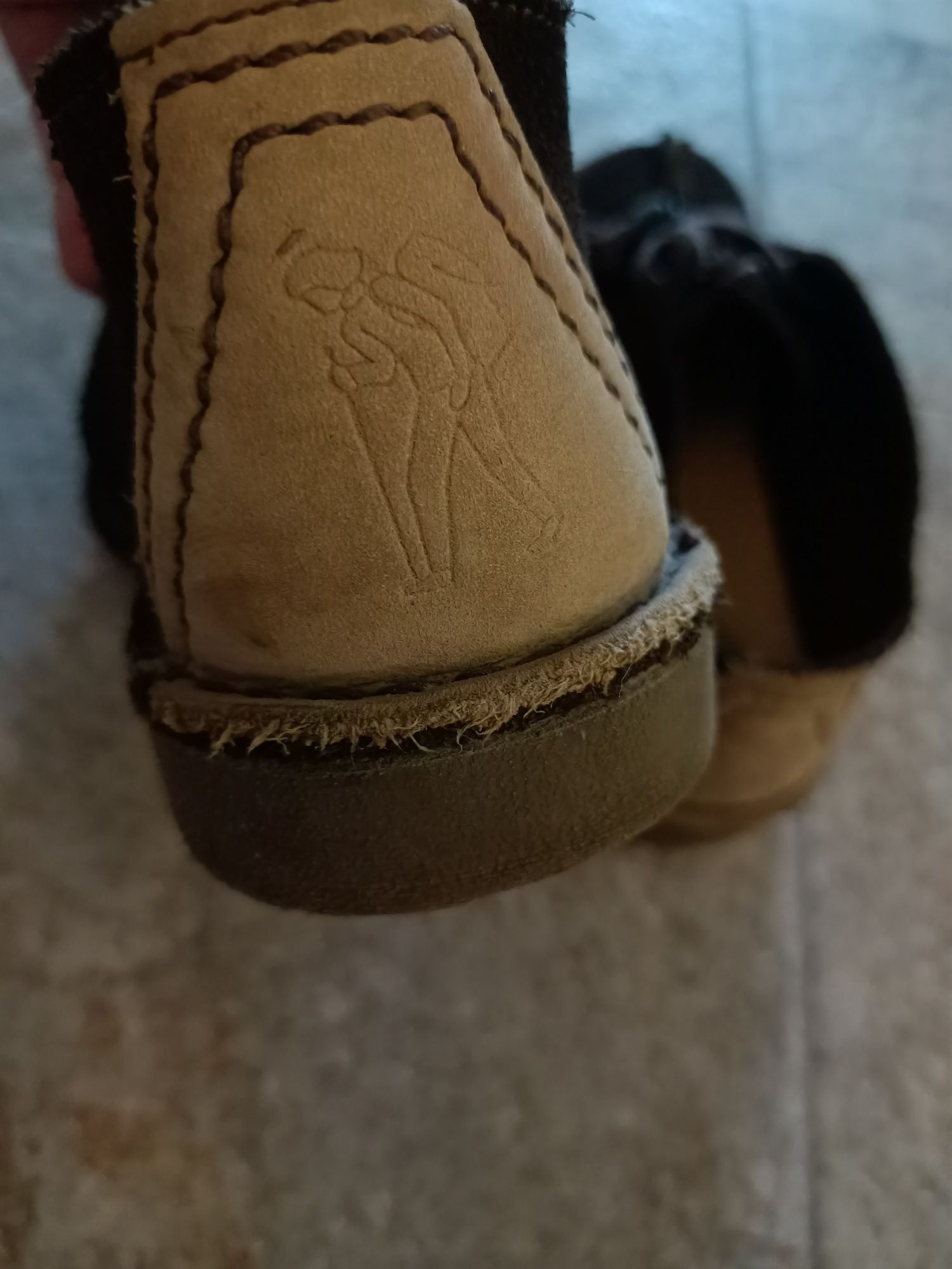 Кросівки, чобітки, мокасіни clarks для хлопчика