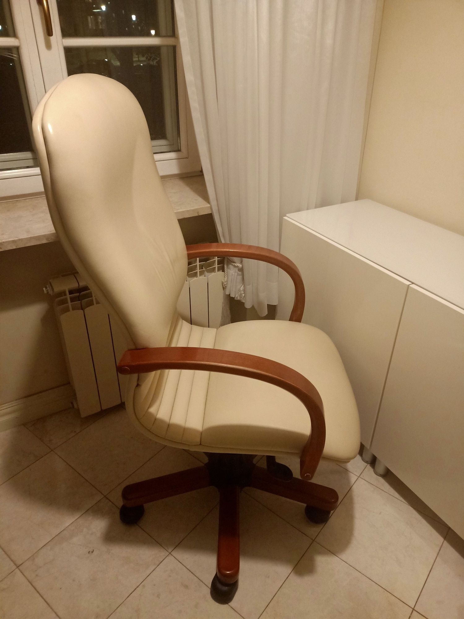 Fotel obrotowy - skóra naturalna, beżowy, fotel prezesa, biurowy