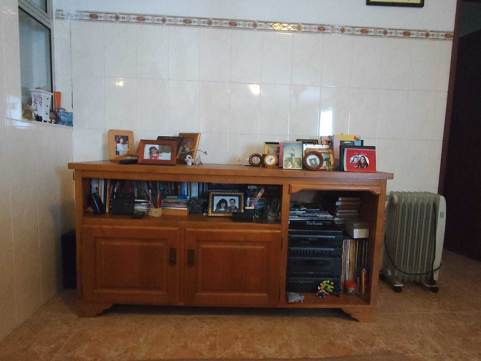 Mobília de quarto e outras divisões