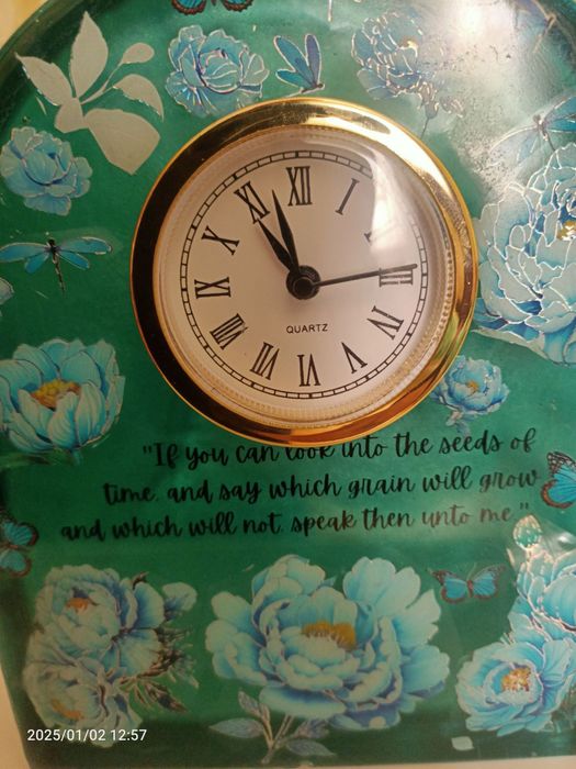 Настільний годиник