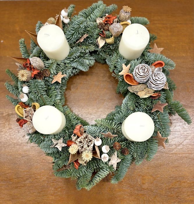 Stroik wianek adwentowy