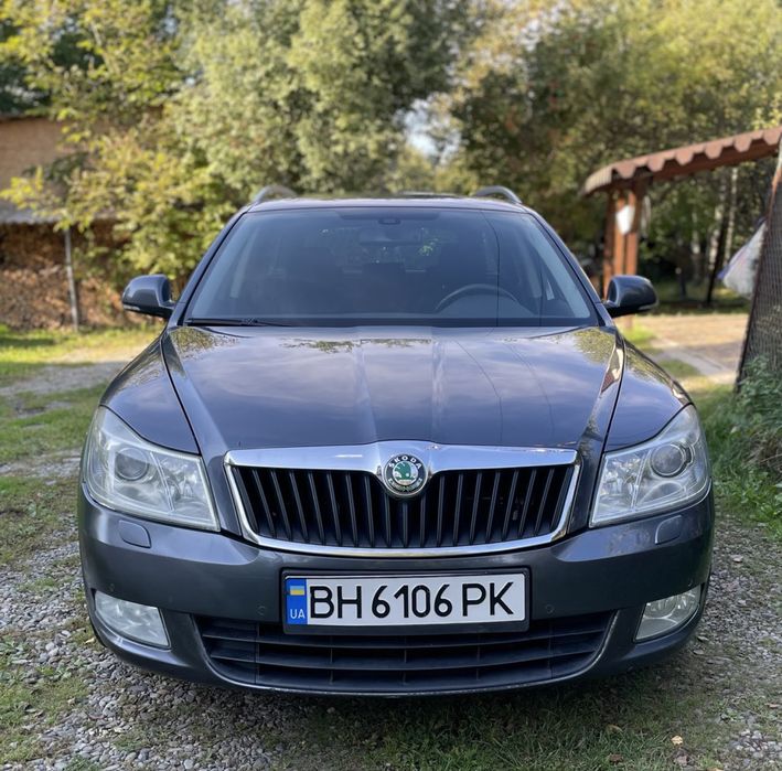 Продаю Терміново Skoda Octavia 2011 рік 1.2 турбо бензин