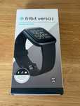 Fitbit Versa 2 – nigdy nieużywany, z paskiem i ładowarką