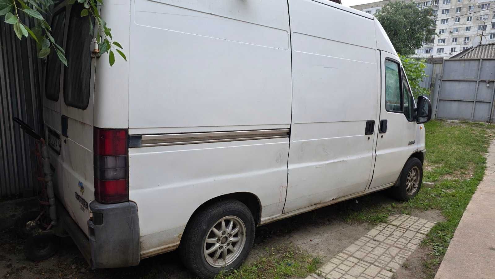 Peugeot Boxer коммерческий фургон, грузовой микроавтобус.