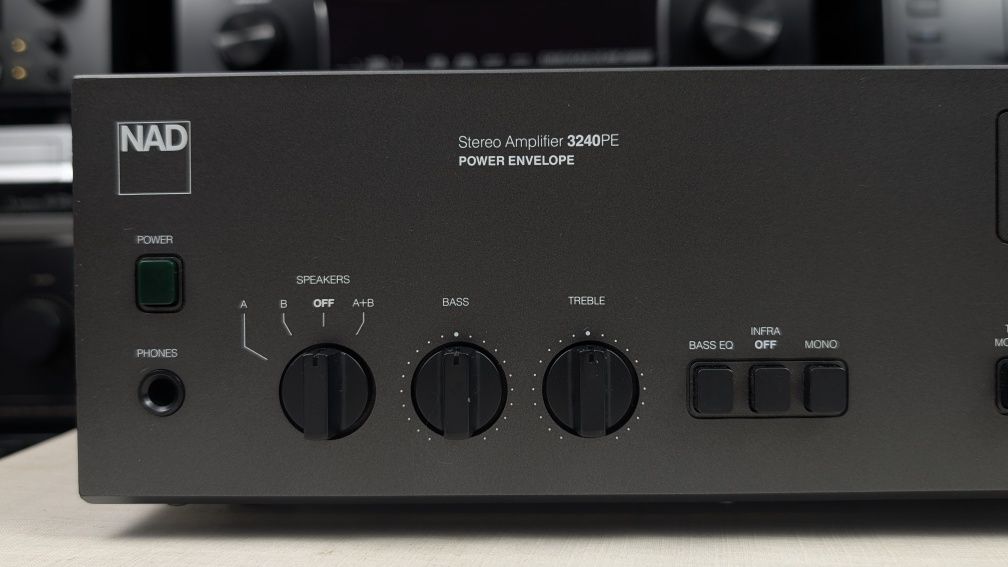 NAD 3240PE Wysokiej klasy zintegrowany wzmacniacz stereo vintage