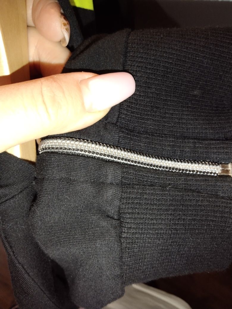 Bluza z kapturem na zamek