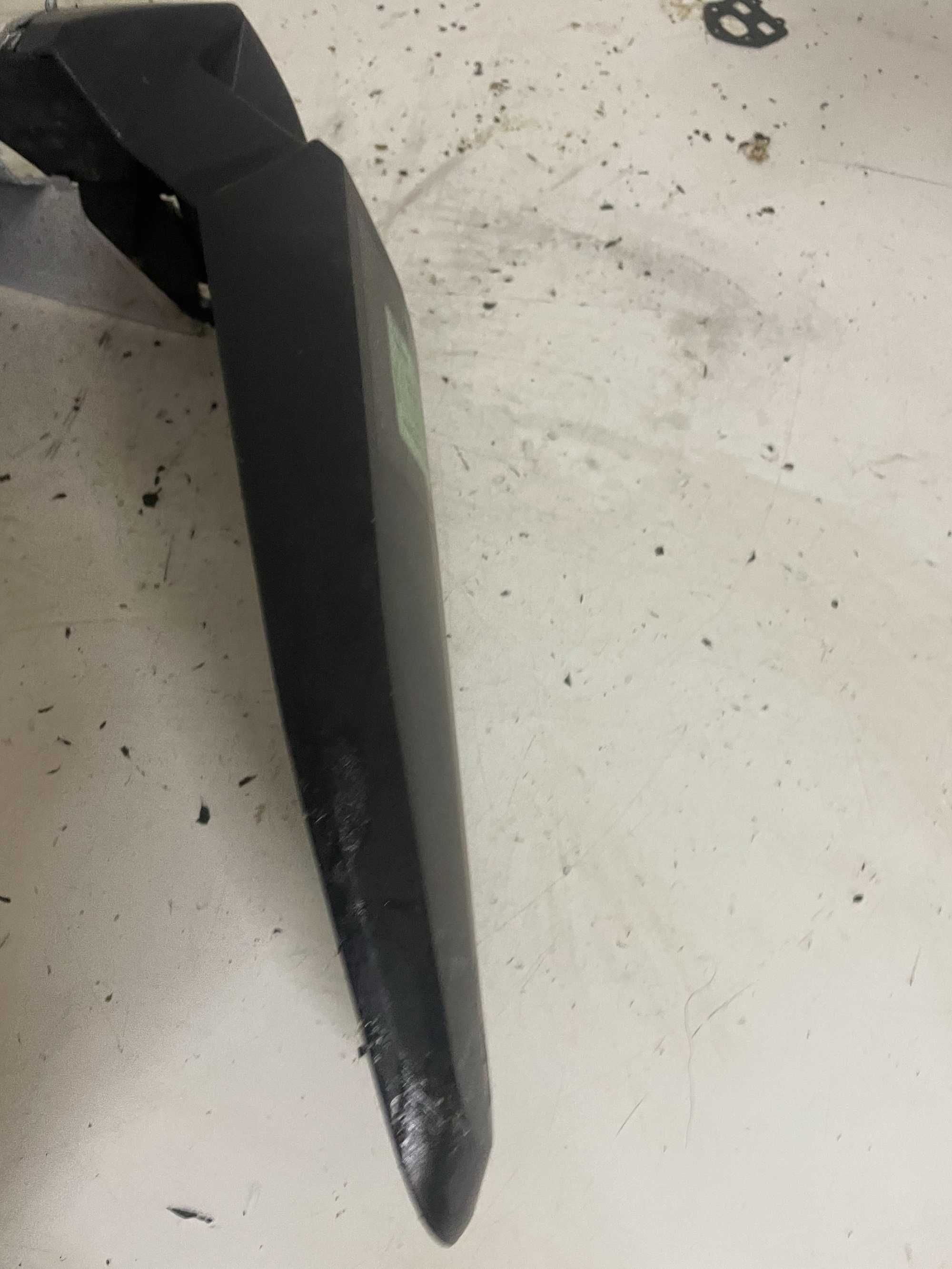 Generic trigger sm 50 błotnik tył tylny mocowanie tablicy