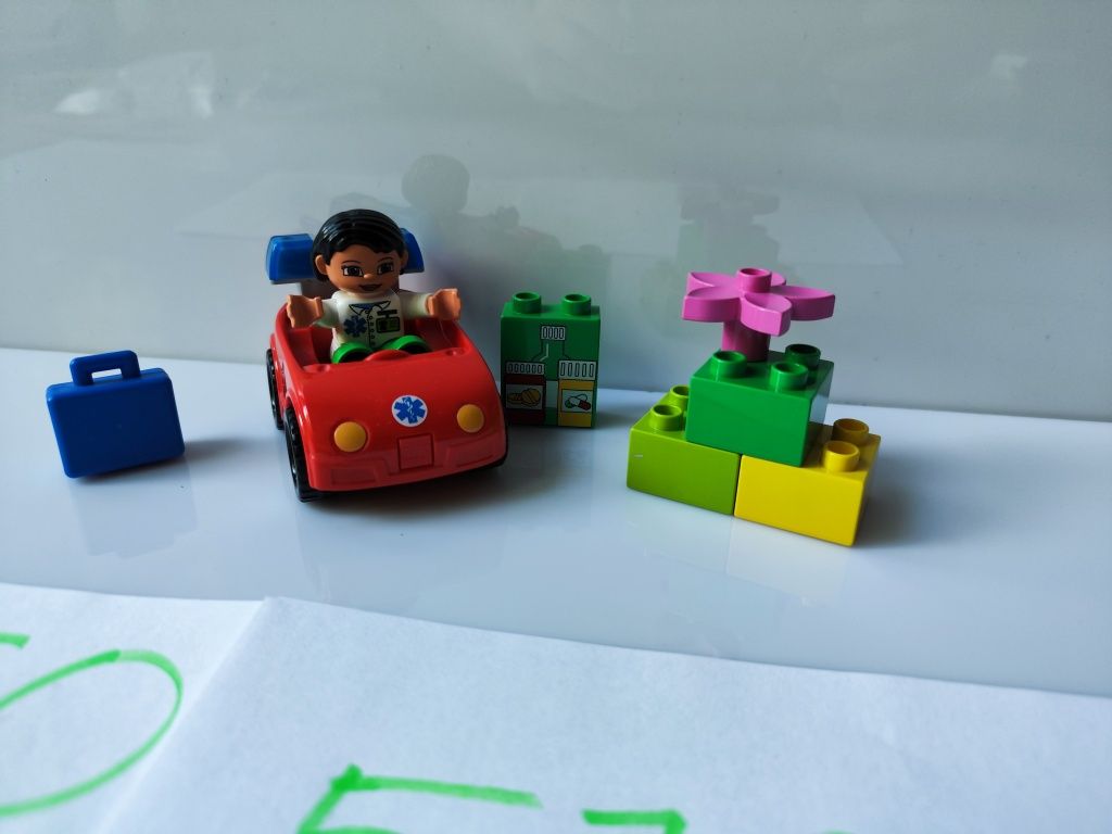 Zestaw klocków LEGO Duplo 5793 Samochód pielęgniarki