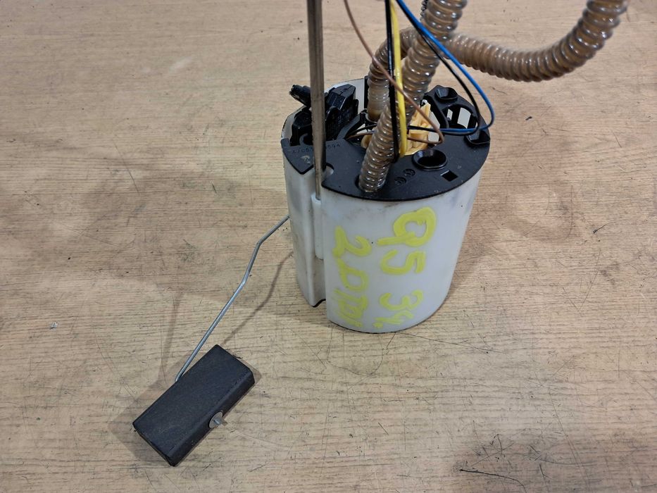 Pompa pompka pływak paliwa paliwowa AUDI Q5 SQ5 8R 2.0 TDI