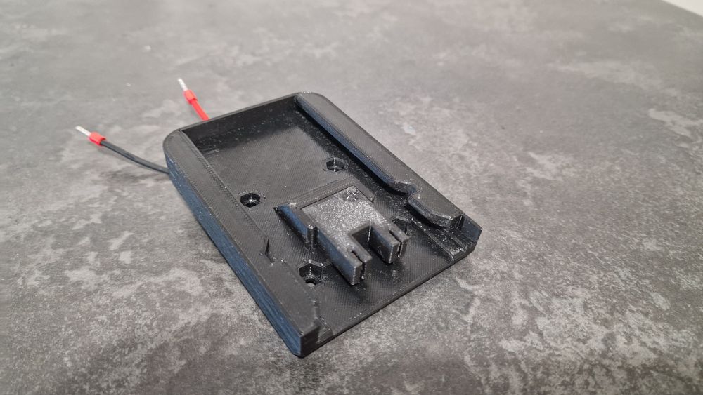 Adapter na akumulatory Hilti 22V