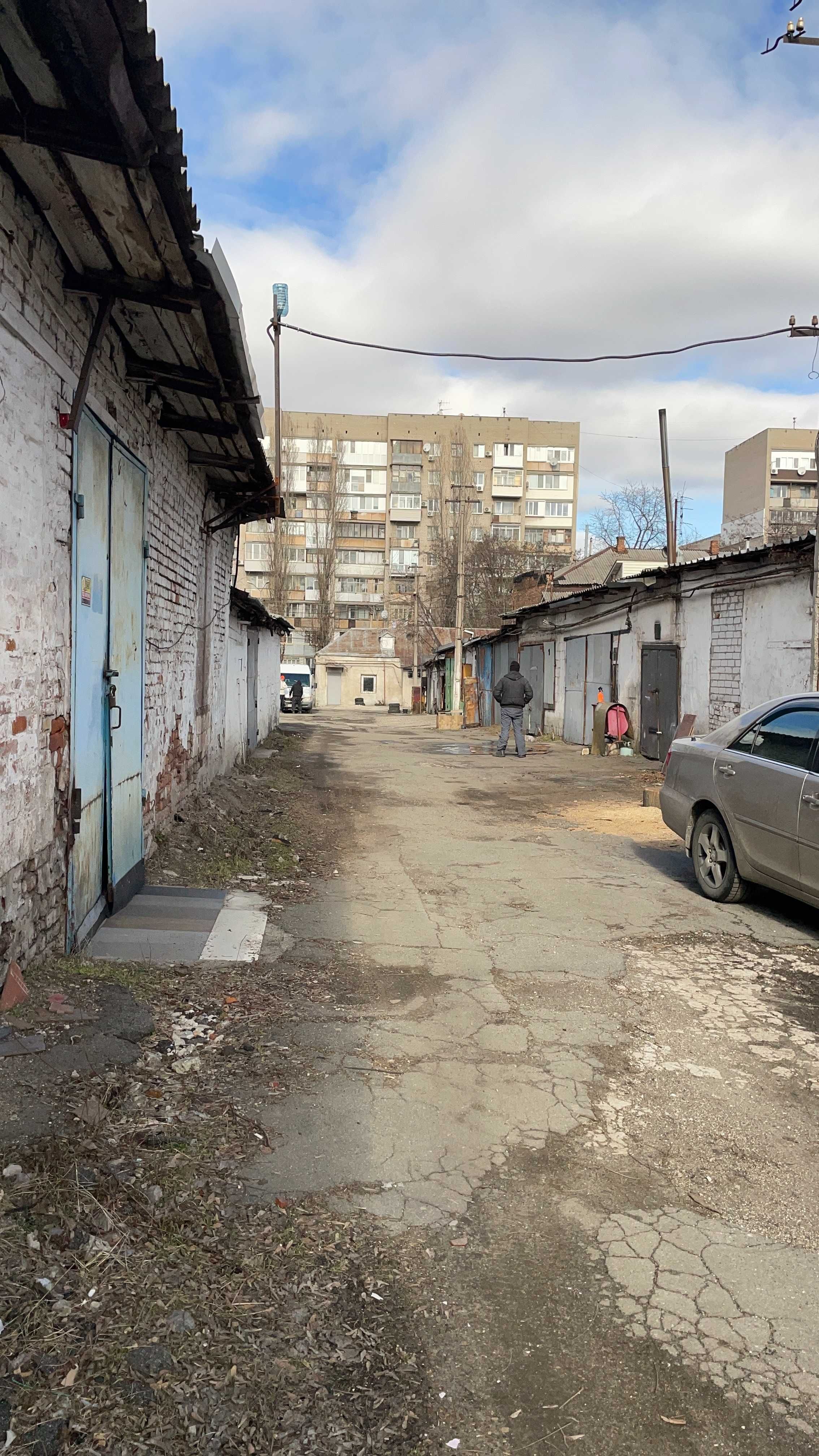 сдам помещение под СТО СКЛАД ГАРАЖ в районе ул. Рабочей Днепр