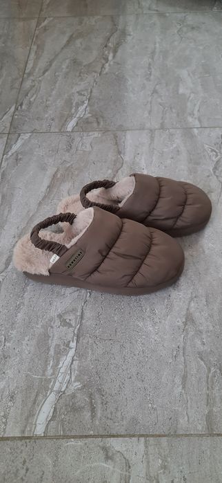 Тапки, ботинки меховые женские