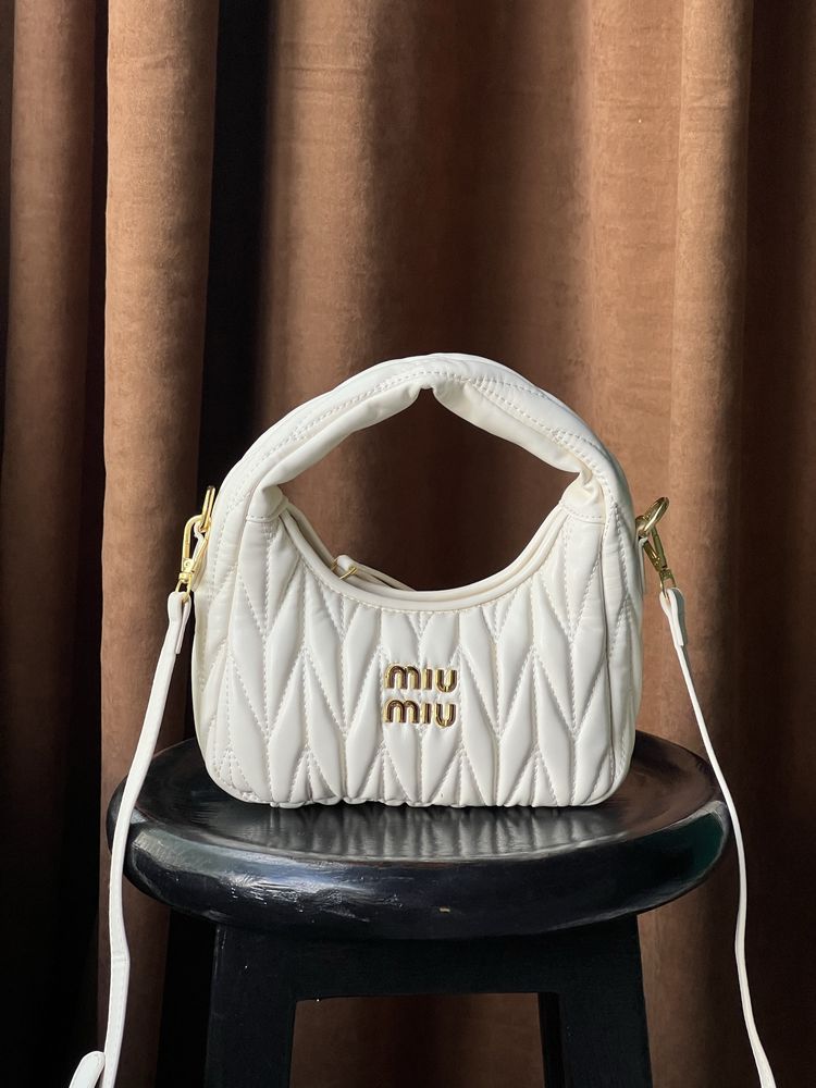 Сумка MIU MIU Wonder Matelasse Leather Hobo міу міу біла|чорна|рожева