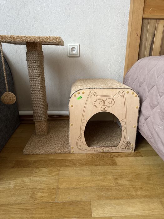 Будинок для кота з когтиточкою