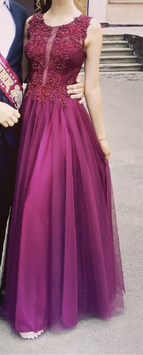 Нарядное красивое платье