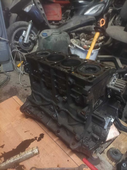 Części silnika Audi a4b6 1.9 kod silnika BKE /AVF