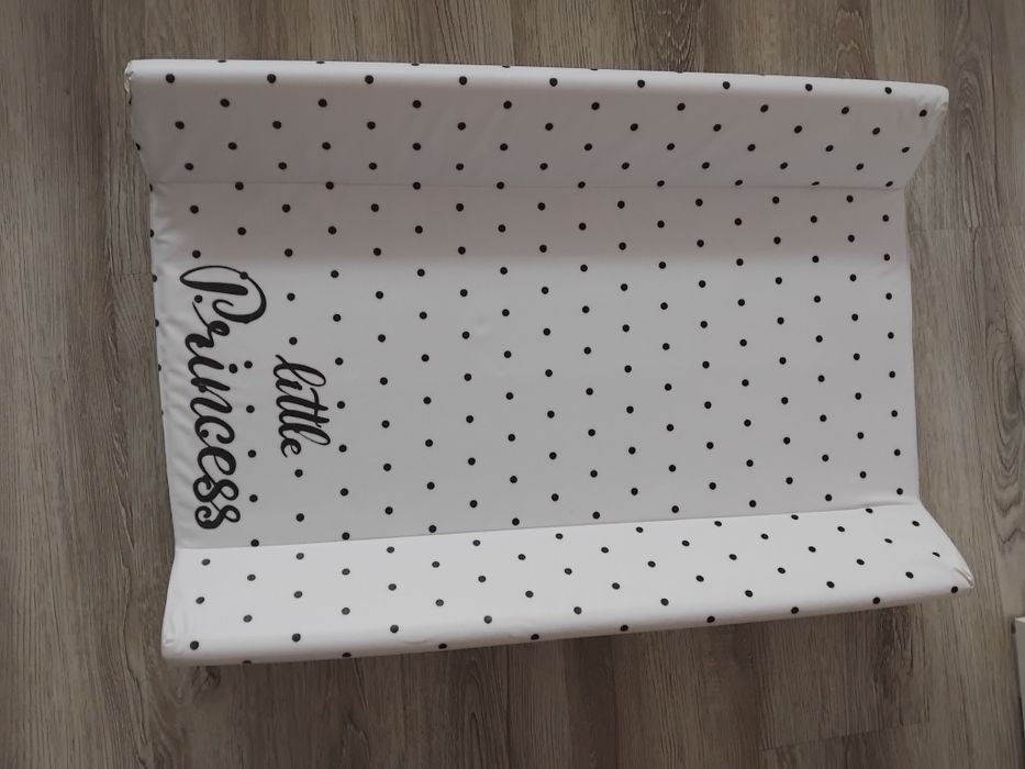 Przewijak na łóżeczko