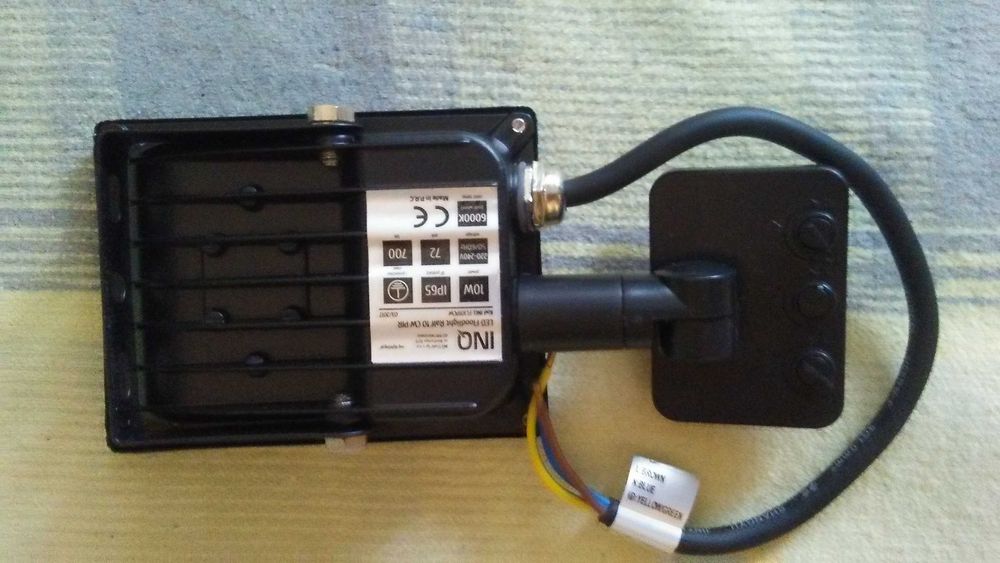 naświetlacz led z czujnikiem ruchu  10W nowy