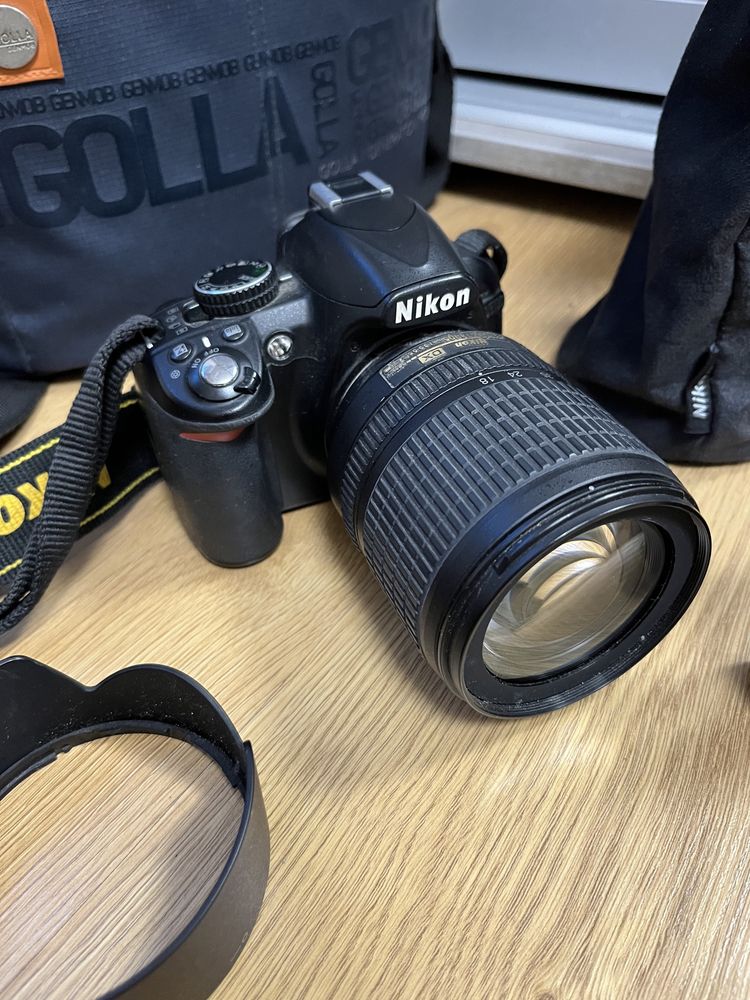 Nikon D3100 обʼєктив dx 18-105 mm