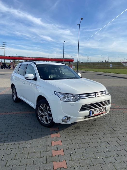 Mitsubishi Outlander Outlander PHEV + GAZ + Hak | Tani w eksploatacji | 4x4 SUV + GRATIS
