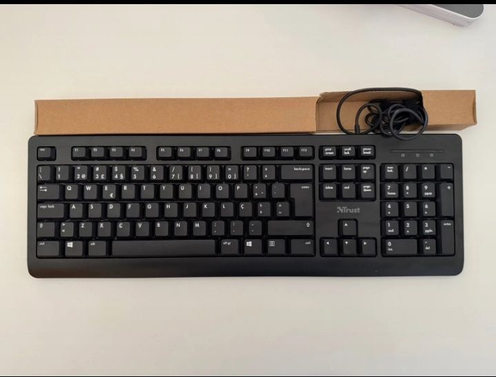 Teclado Trust PT USB