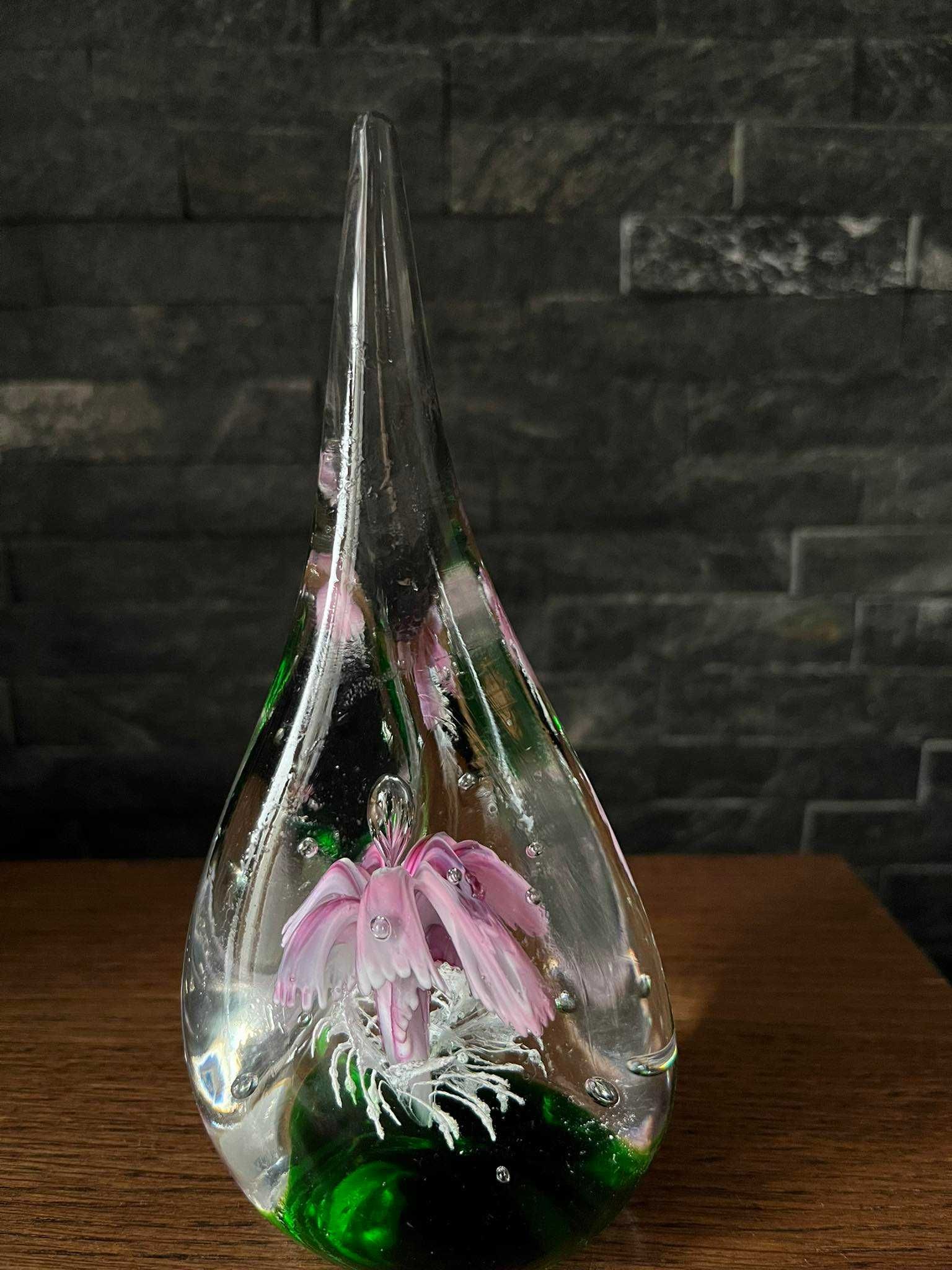 Szklany przycisk różowy kwiat Crystal Clear Collectables Varunee