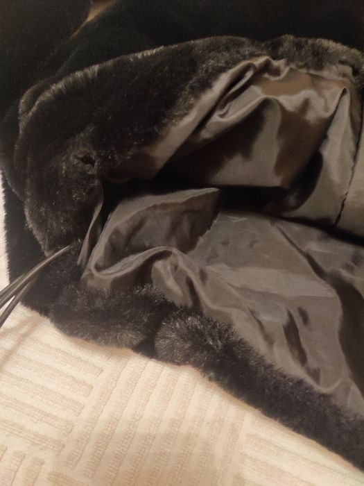 Меховая шубка на девочку, рост 158, осень-весна