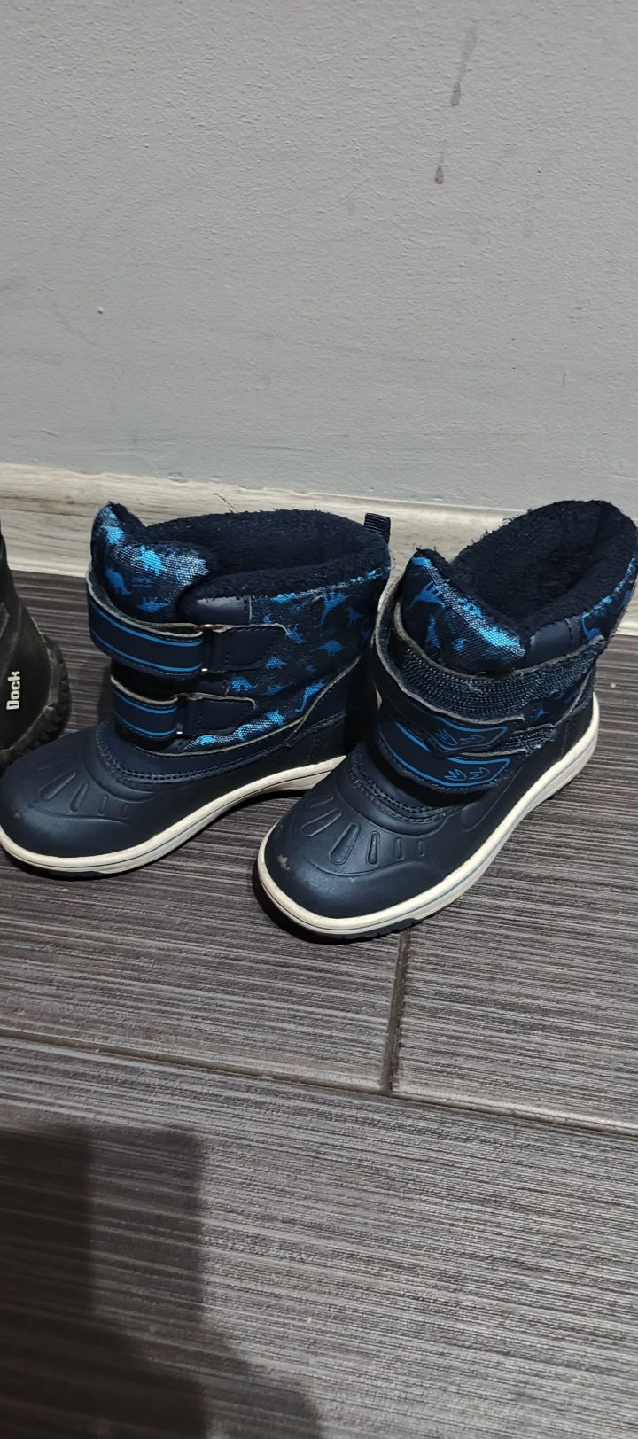 Zestaw butów 23 chłopięcych, adidasy 22 plus gratis śniegowce na 25