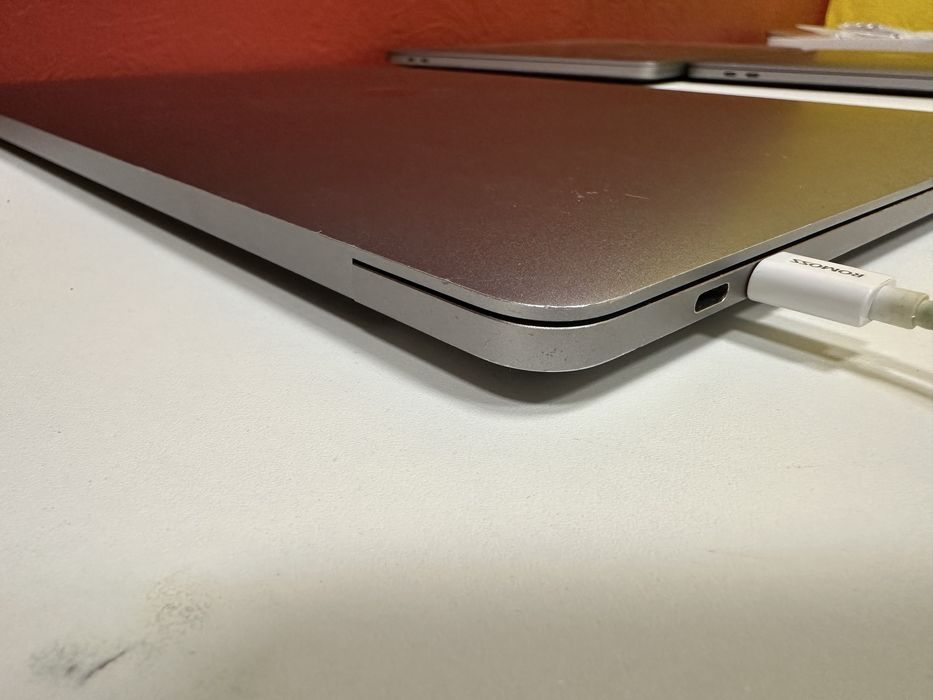 Дисплей, lcd, матриця, кришка в зборі MacBook Pro 15” A1990