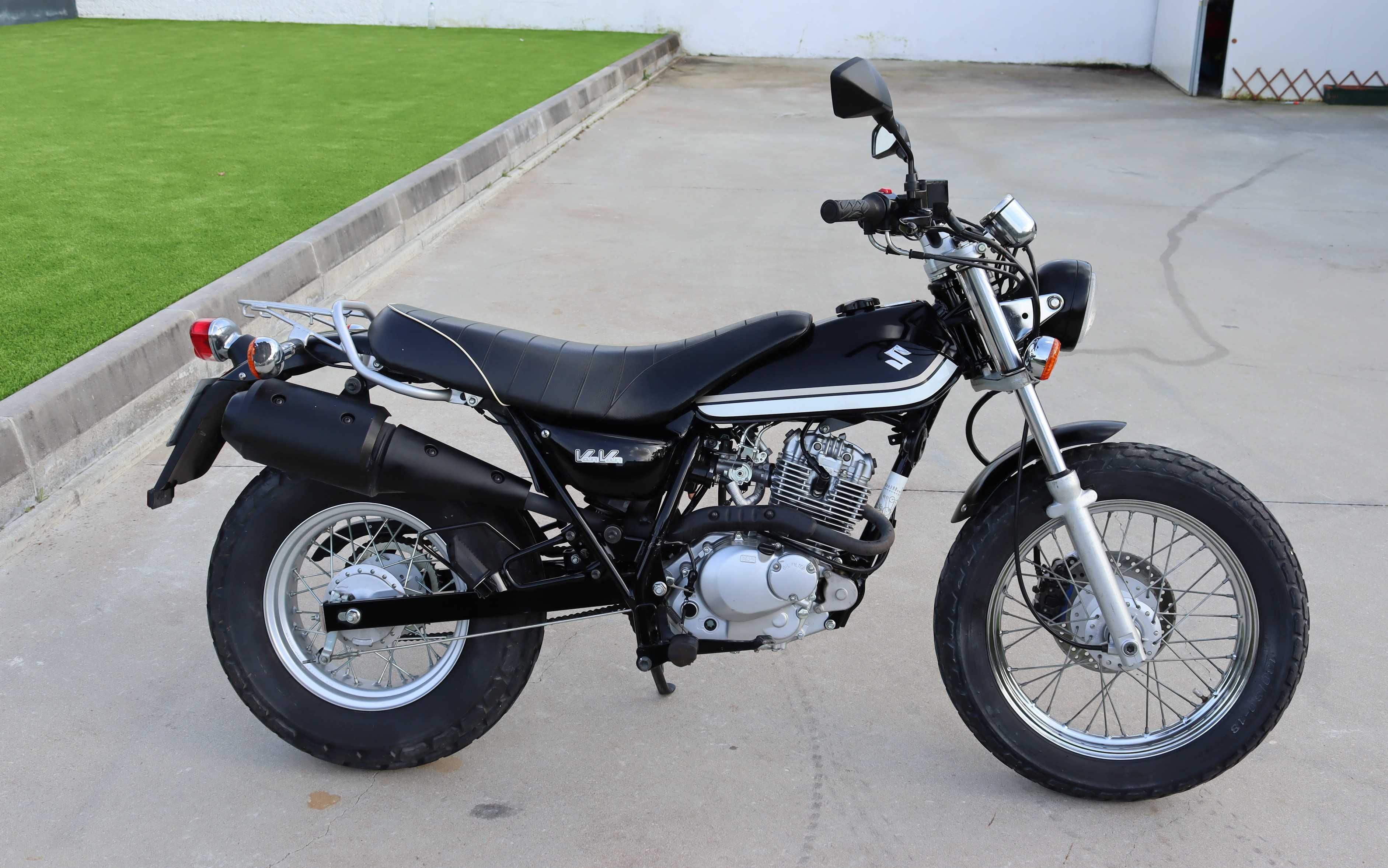 Suzuki Van Van RV 125 (16)