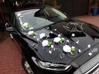 P7 dekoracja samochodu na auto ślubne stroiki róże kwiaty