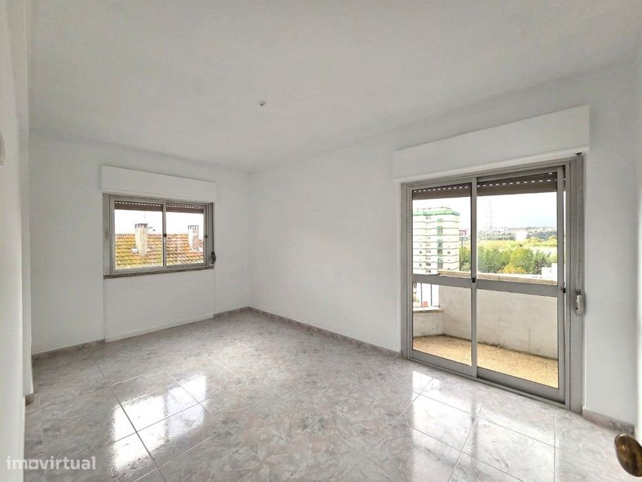 Apartamento T3 para Arrendar na Bobadela Rua Amílcar Cabral