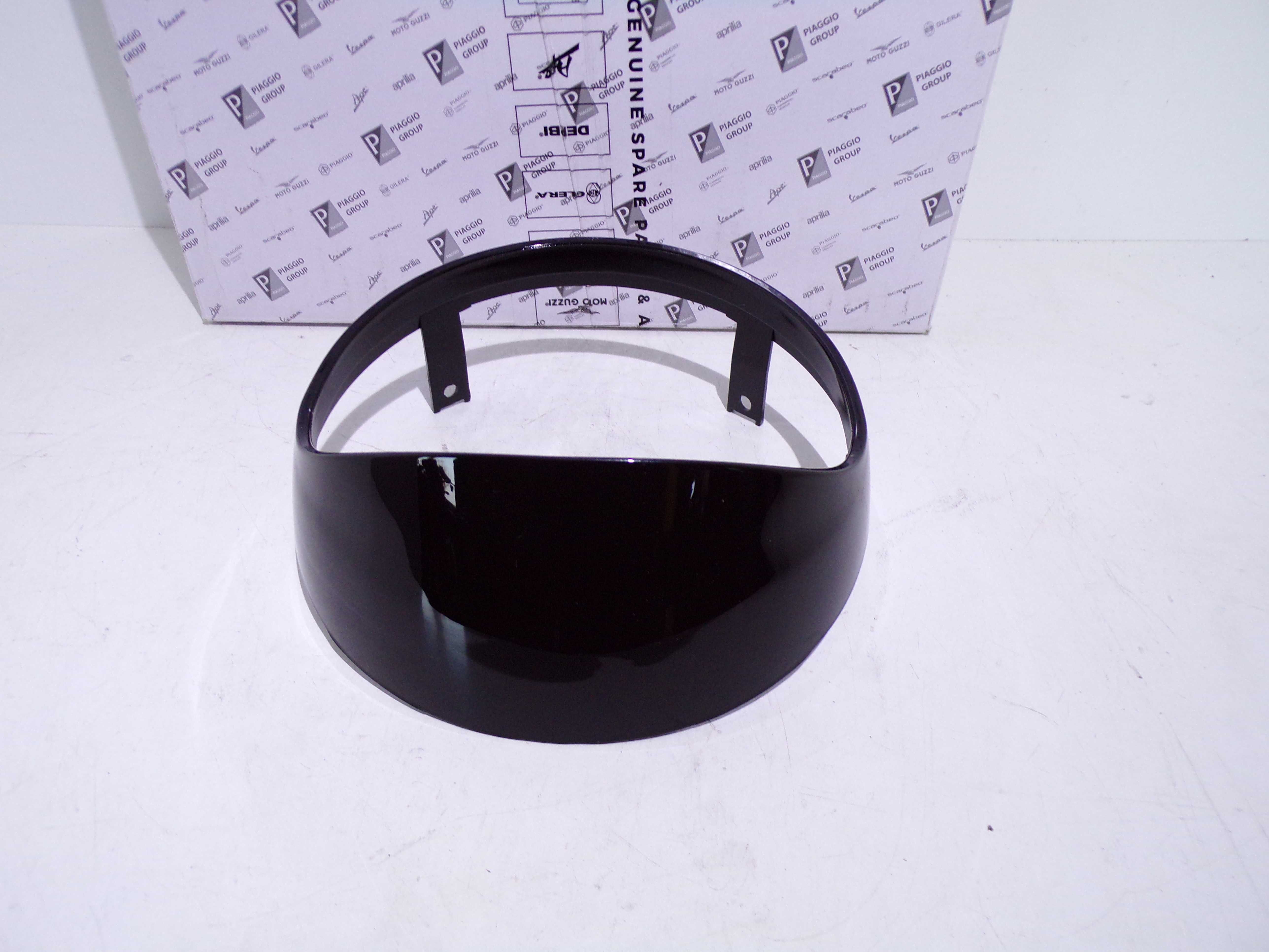 Ramka Reflektora Lampy Daszek Black Edition Vespa GTS 125/300cc 19-25r