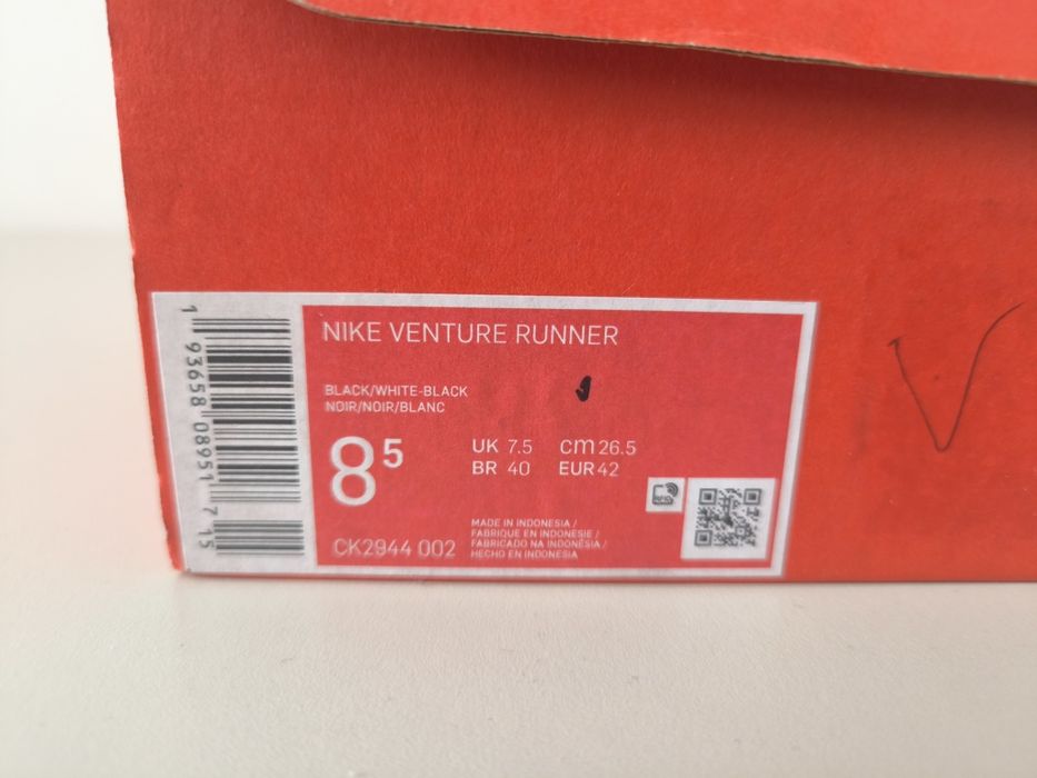 Чоловічі кросівки Nike venture runner 42