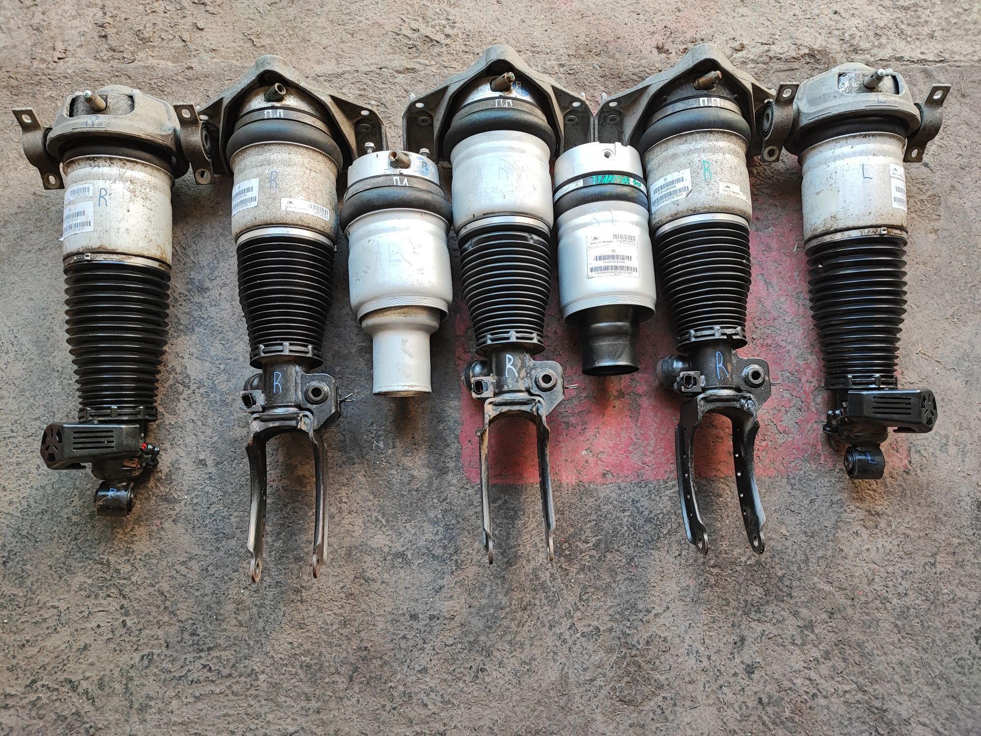 Пневмостойки пневмо стойки пневмобалони Tuareg phaeton 211 А6 С5С6 BMW