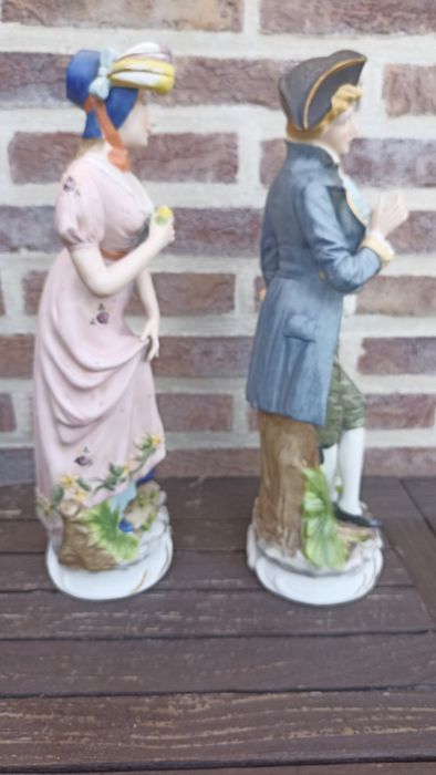 Статуэтки парные  
"Галантная пара"